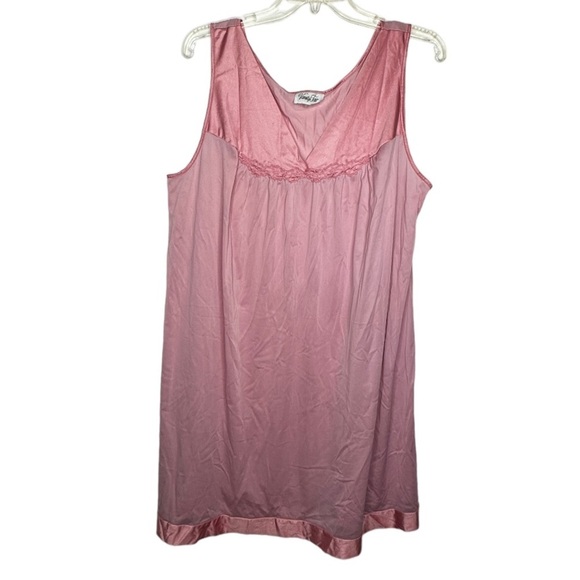 Vintage Vanity Fair‎ Nylon Nightgown - Picture 1 of 5